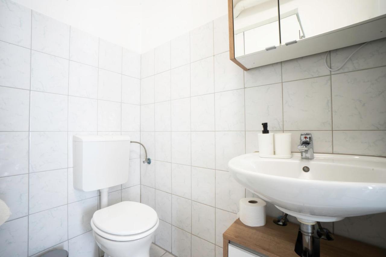 Modern 1-Bedroom Apartment Next To Praterstern Vienna Exterior photo